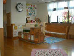 くずは光の子保育園 室内