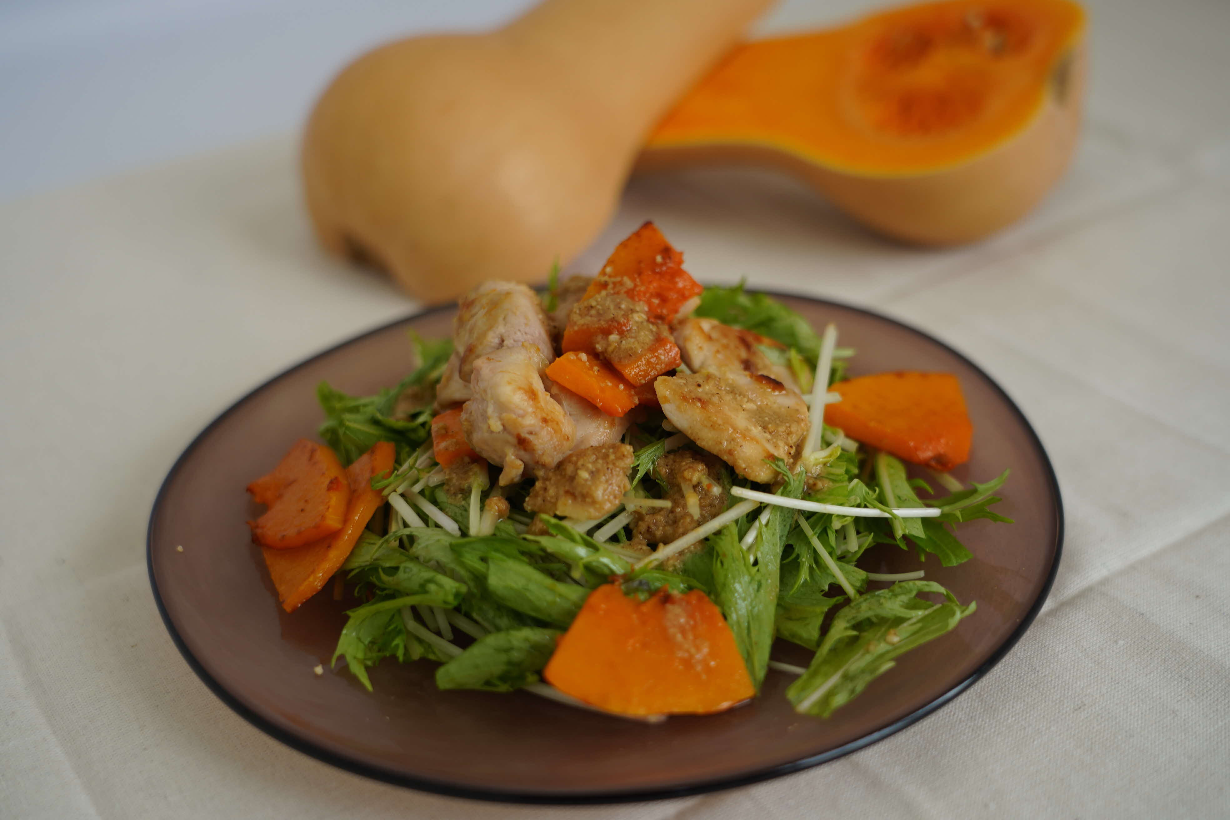 バターナッツかぼちゃと鶏肉の彩りサラダ