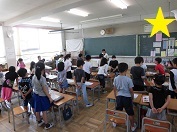 クリックすると動画を再生します