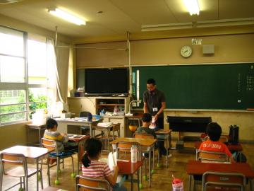 3学級251
