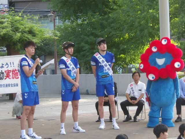 大阪ブルテオンとミャクミャクの交通安全クイズ