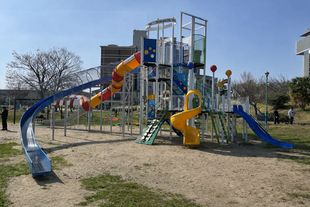 車塚公園の遊具