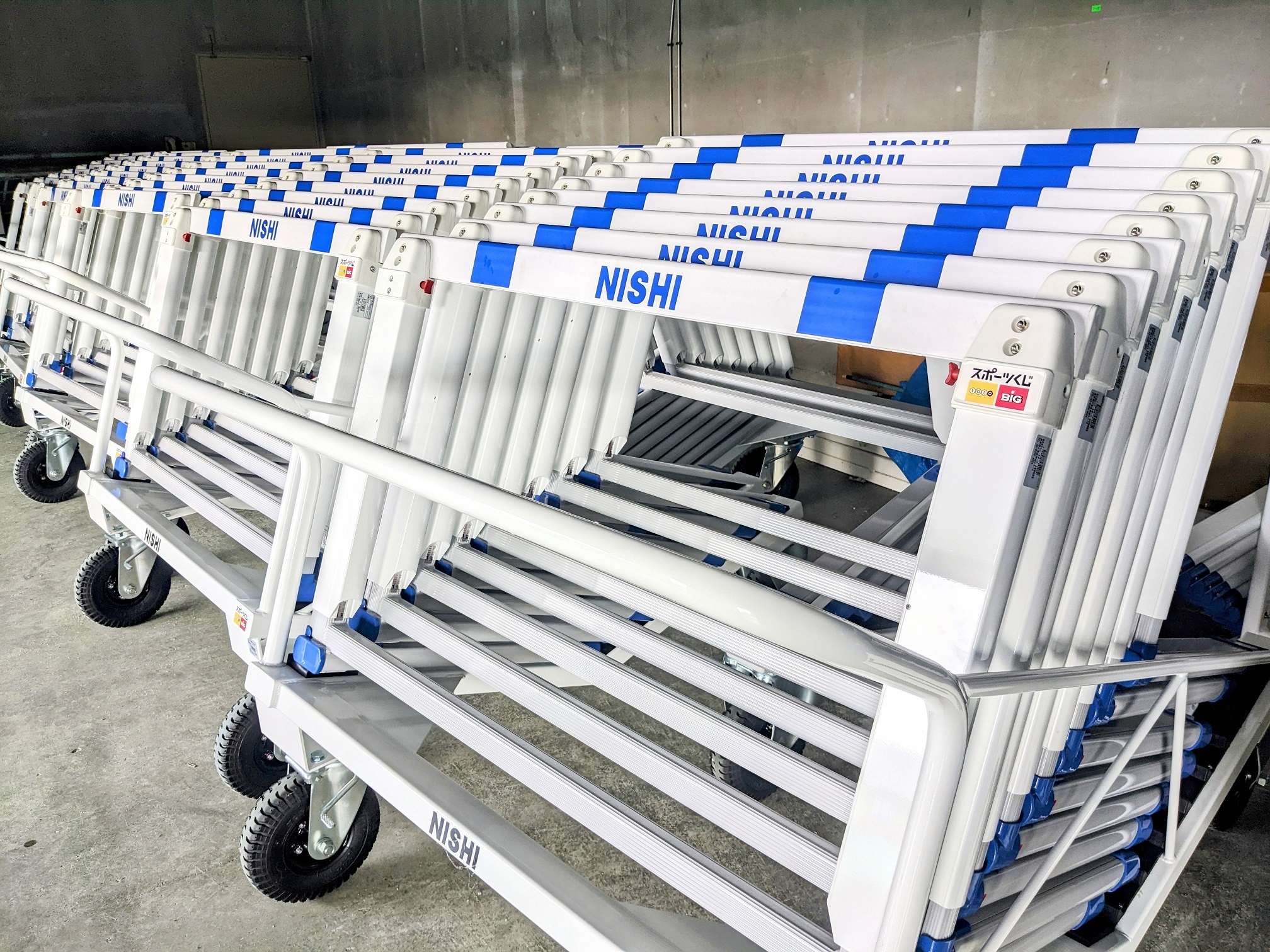 ハードルと運搬車