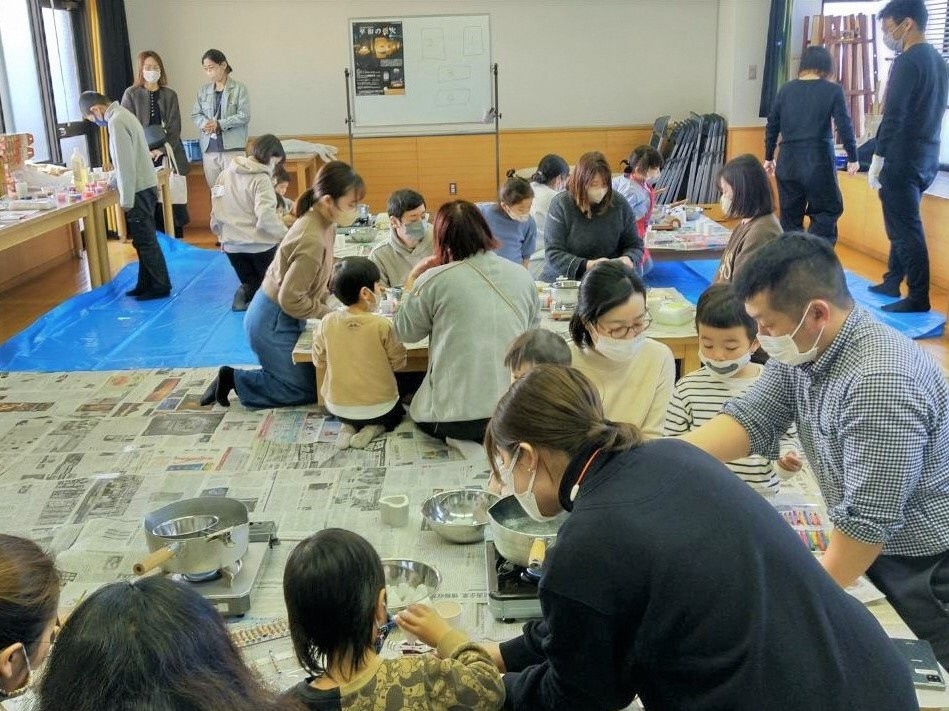 再生キャンドル作りの様子