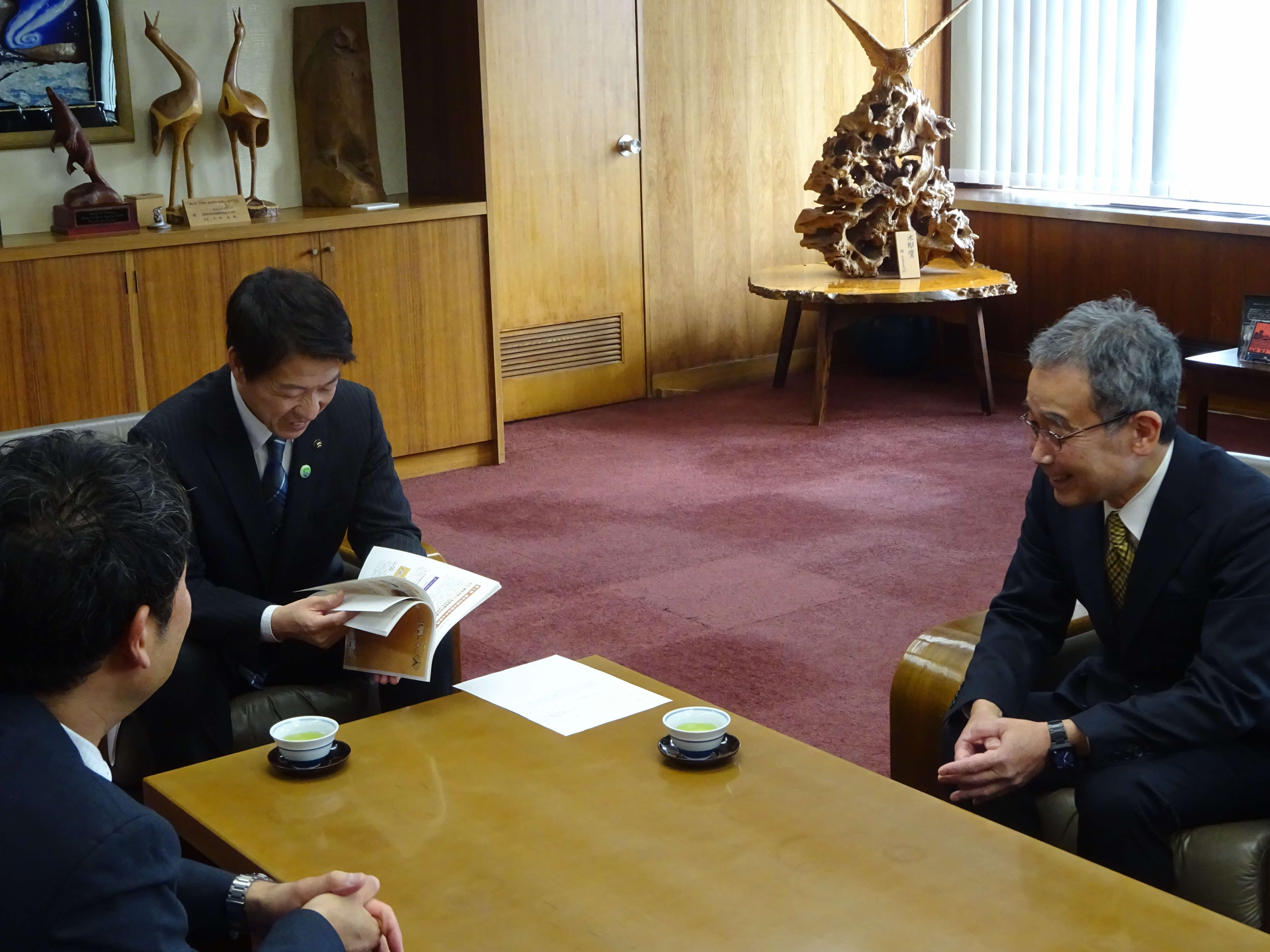 第4次枚方市食育推進計画答申の様子