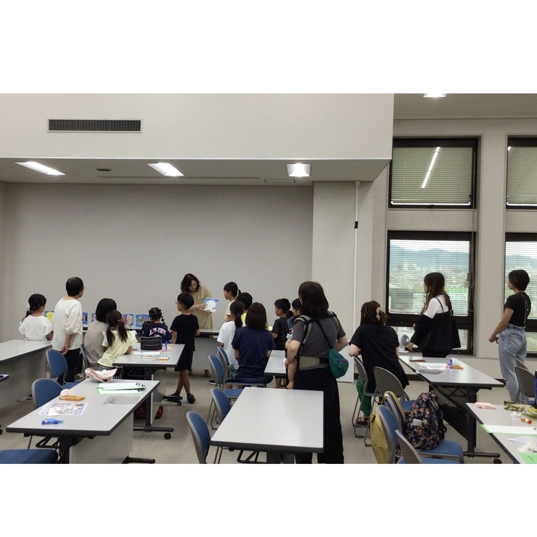 25日発表と講評の様子