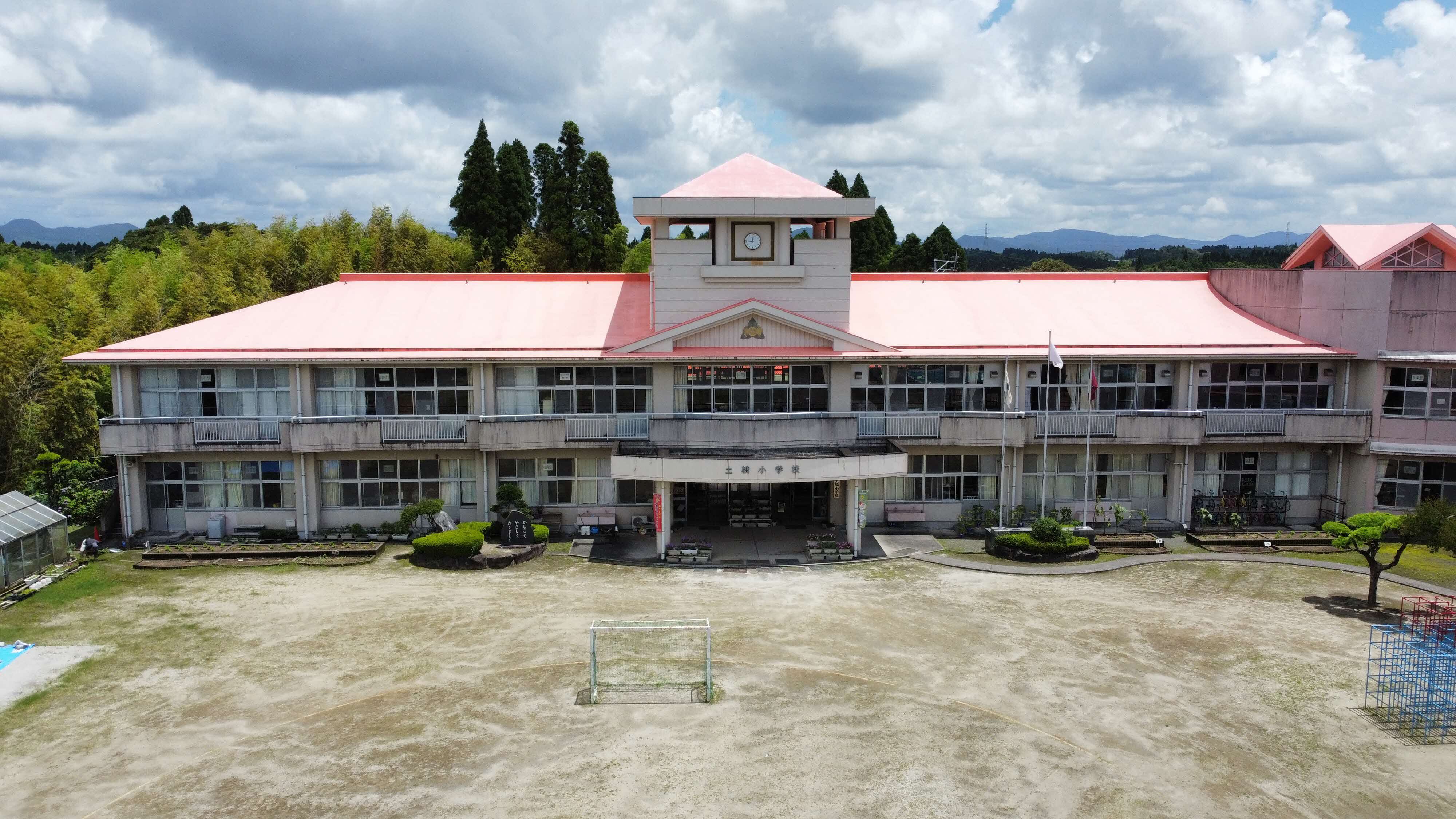 土橋小学校全景