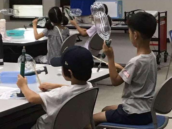 ペットボトルに空気を入れてたたいてみる実験