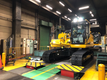 コマツ大阪工場1