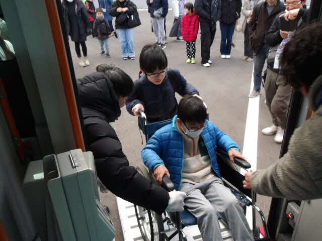 車いす乗車体験の様子