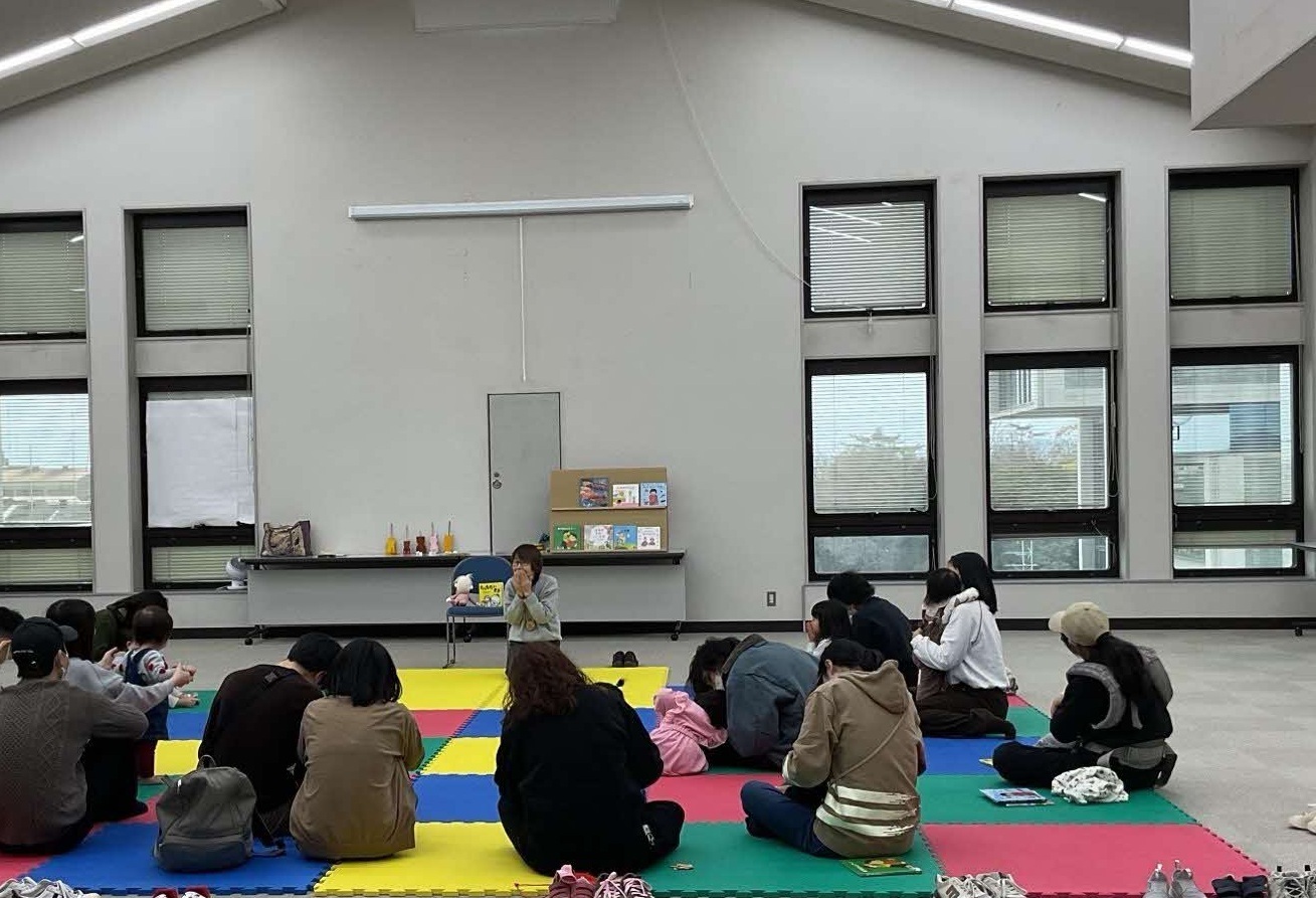 親子でわらべうたを楽しむ