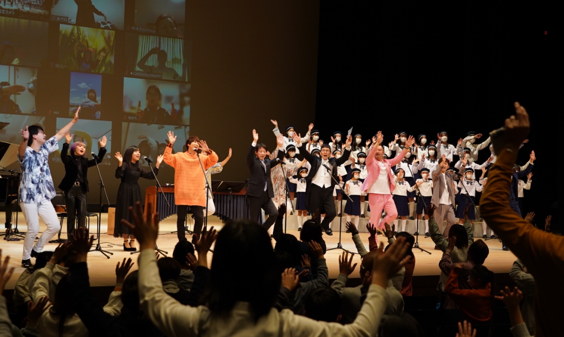 1000人で大合唱ダンス