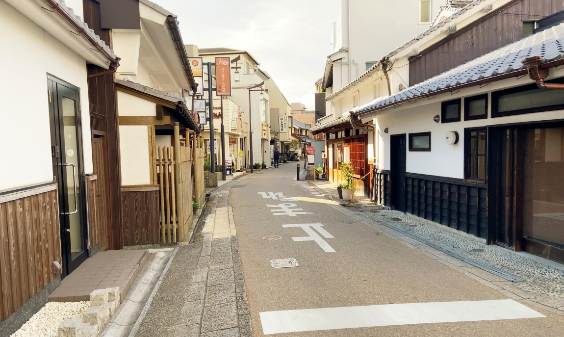 宿場町であった枚方宿の歴史的な街並みの写真